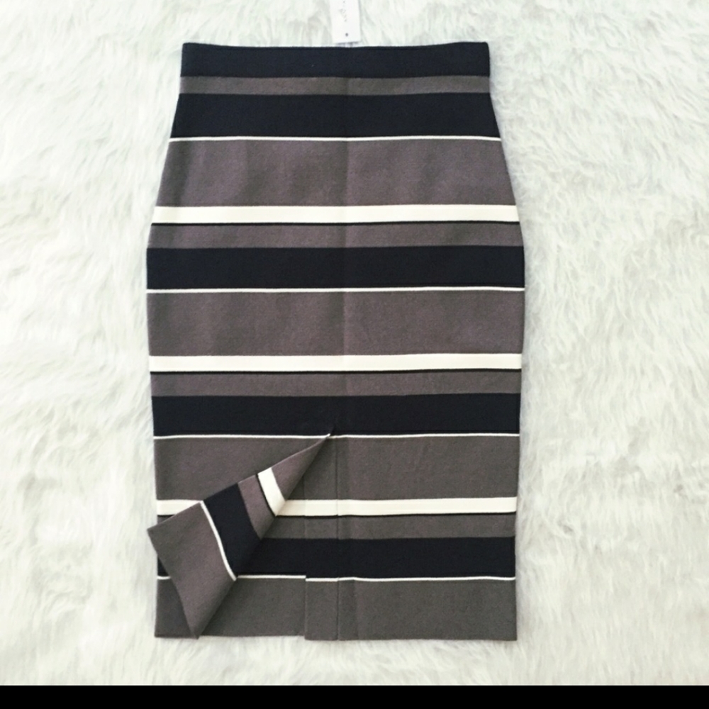 Ann Taylor knit skirt - Picture 2 of 3